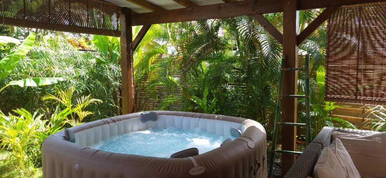 Gite Kaz' A Tyka Jacuzzi Privatif Saint-Francois  Exterior foto