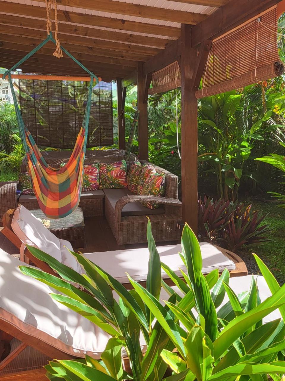 Gite Kaz' A Tyka Jacuzzi Privatif Saint-Francois  Exterior foto